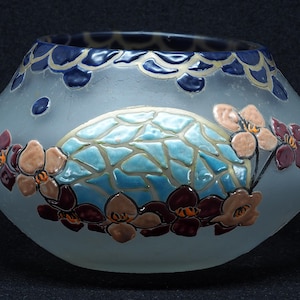 Legras Art Nouveau glass bowl. Signed. France. 1900s
