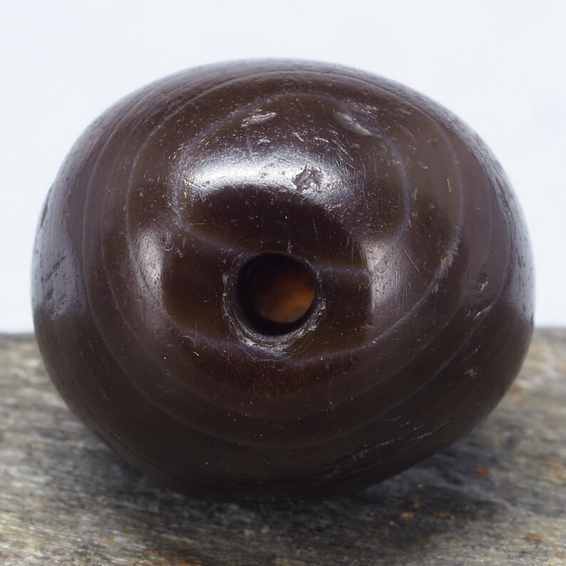 \u00f8 15 mm Ancient Indo-Tibetan suleimani bhaisajyaguru banded agate stone bead Asia