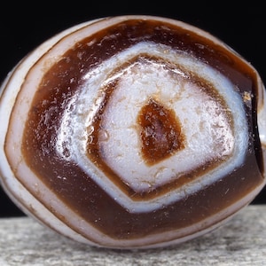 Ancient Indo-Tibetan banded agate Suleimani bead. 17 x 15 mm. 药师珠 Tribal, ethnic jewelry