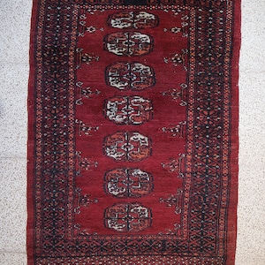 Vintage Ersari rug. Central Asia. 3&#39; x 2&#39;. Mid 20th c.