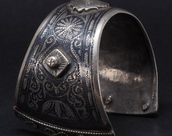 Antique nielled silver bracelet. Late 19th. Ida ou nadif, Berber Morocco. Tribal, ethnic jewelry