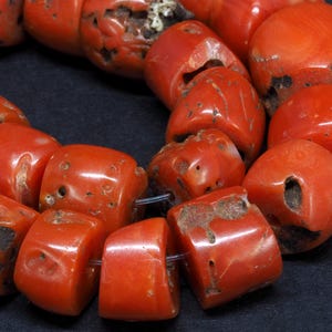 Filo di perle di corallo rosso mediterraneo antico. 10''. Berbero, Marocco. Gioielli tribali ed etnici