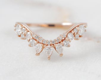Crown Curve Diamantring, Einzigartiger Diamant Ehering, Diamant Side Nesting Band, Chevron Ring, Diamant 14K / 18K Gold Bandring, Valeria