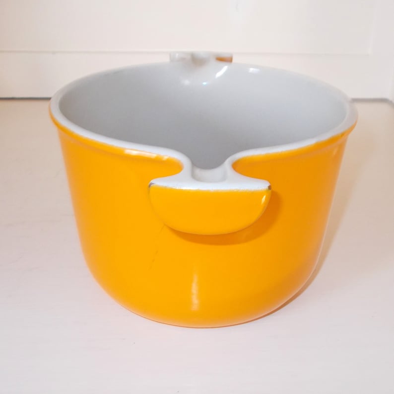 Mid Century French Kitchen Cookware Le Creuset Saucepan Enameled Heavy Cast Iron Tall Pot Yellowy Orange /& beige interior Size 16 cm