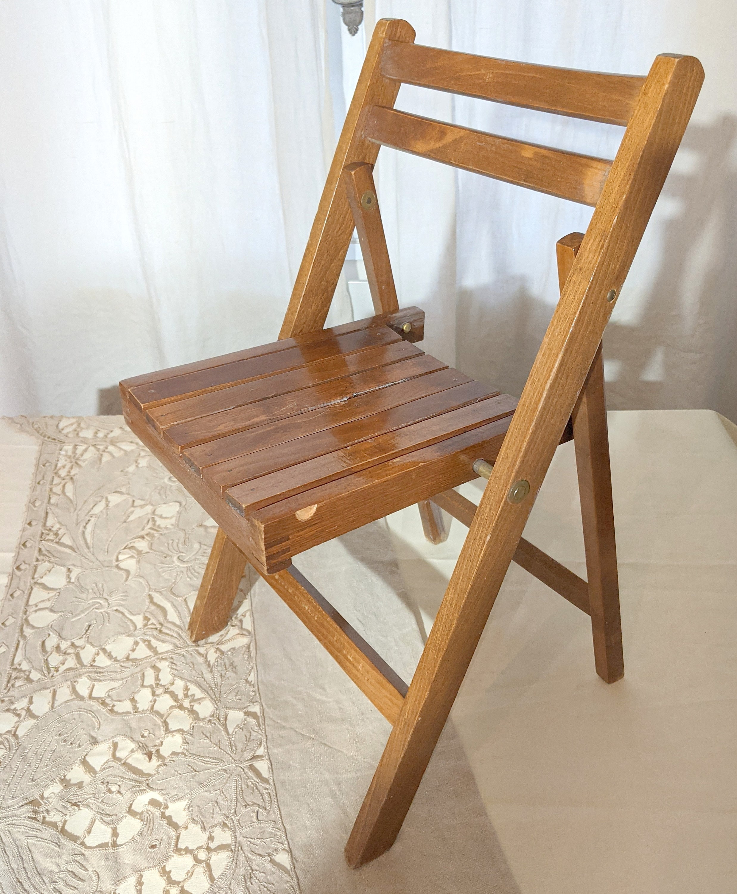 Vintage 1970's Childs Folding Chair, Chaise Pliante en Bois