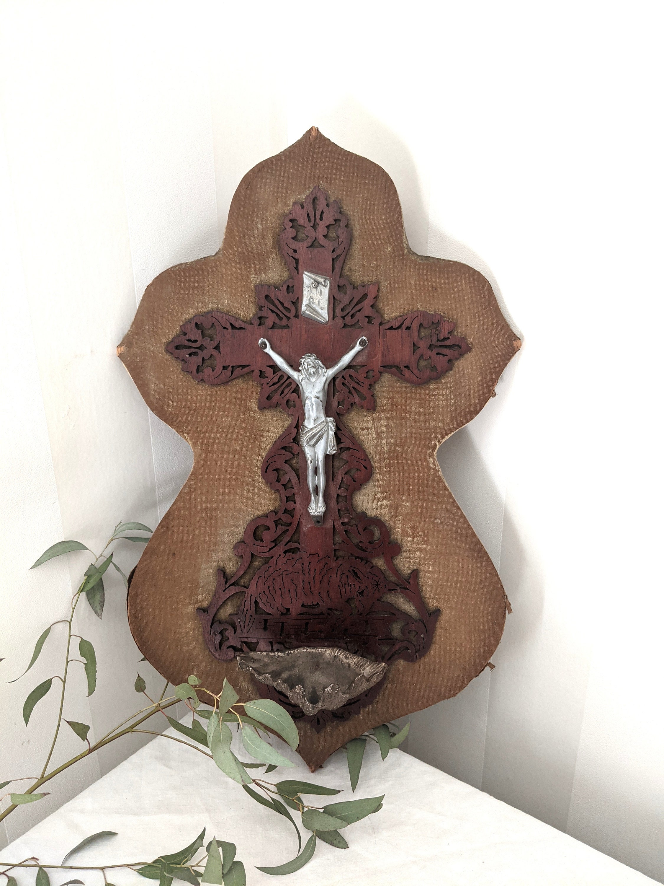 Rare Large Antique Fret Travail Crucifix Sorrento Ware Cross On Wooden Placque Benetier Shell Font