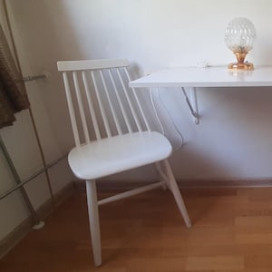 IKEA Ilmari Tapiovaara からインスピレーションを得たダイニングチェア