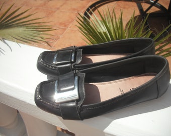 ESPRIT.. Black Leather Ladies Shoe.. with Stunning Desinger Buckles..  Flat.. Cont 37.UK 4/4.5..Designer Chic.