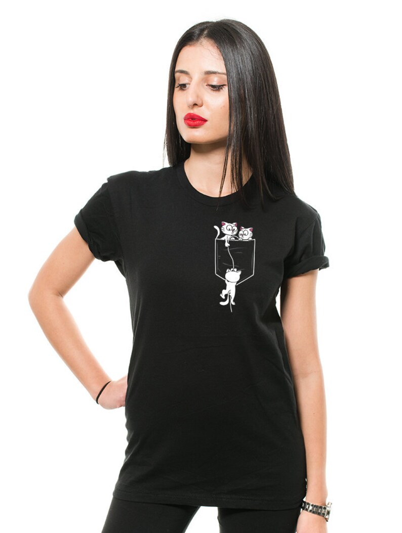 t shirt with a cat in the pocket