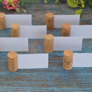 Verticale plaatskaarthouders met wijnkurk voor bruiloften – feesten en elk evenement, volledig natuurlijk bruiloftsdecor • AA089