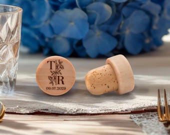 Personalized Cork Wine Stoppers for Wedding Favors, Engraved Guest Gifts