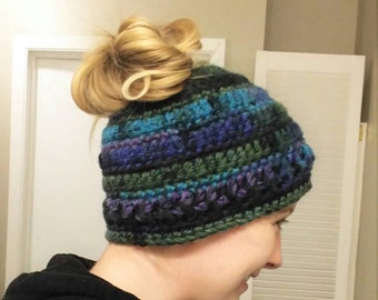 Crocheted Beanie/Messy Bun Beanie/Winter Beanie/Mom Bun Beanie/Crocheted Hat