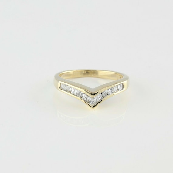 10K Yellow Gold 1/2ct Diamond "V" Band Solitaire … - image 1