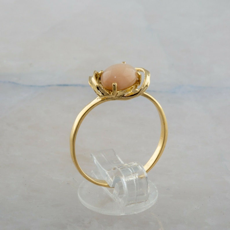 14K Yellow Gold Coral Ring Size 8.5