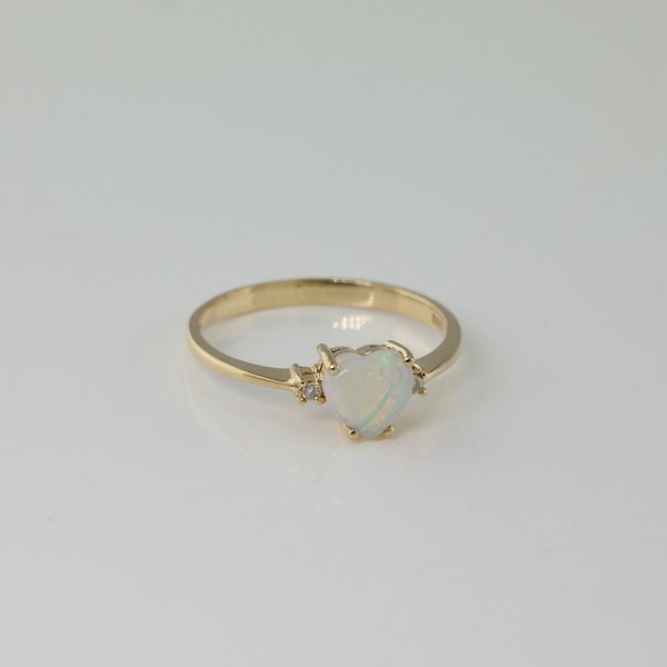 14K Yellow Gold Fine Opal Heart and Diamond Ring Size 6.5 Circa 1980