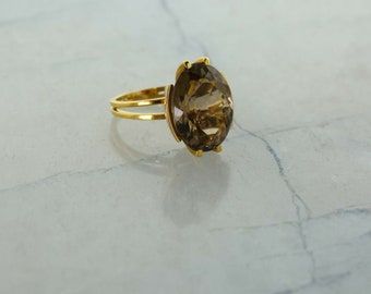 14K Yellow Gold and Brown Topaz Ring Size 7.25