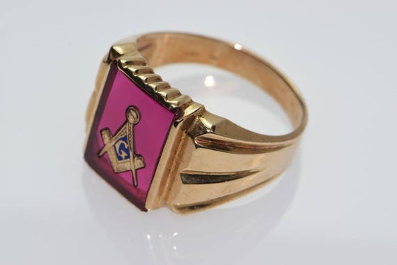 10K YG Masonic with red glass, gold inlaid enamel… - image 2
