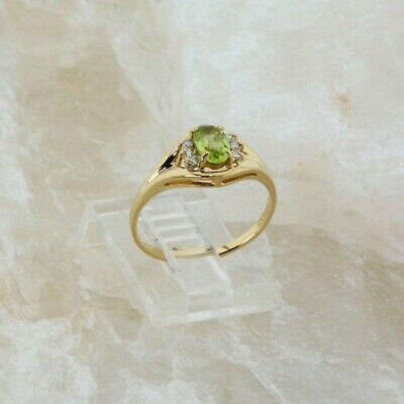 14K Yellow Gold Peridot and Diamond Ring Size 6.75 - image 3