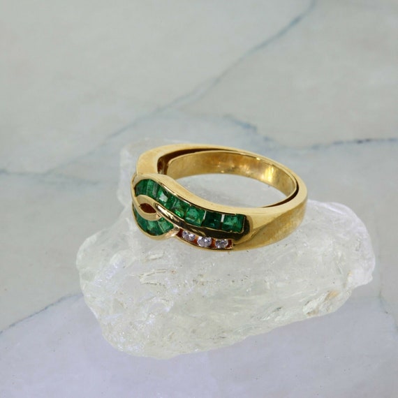 14K Yellow Gold Emeralds and Diamonds Ring Swirl … - image 3