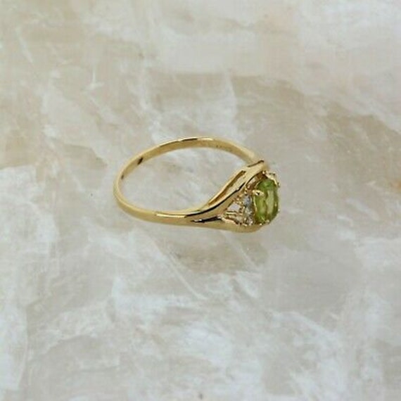 14K Yellow Gold Peridot and Diamond Ring Size 6.75 - image 4