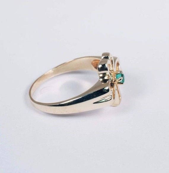 14K Yellow Gold Three Leaf Clover Ring with Emera… - image 3