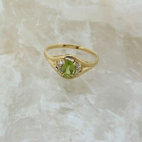 14K Yellow Gold Peridot and Diamond Ring Size 6.75 - image 1