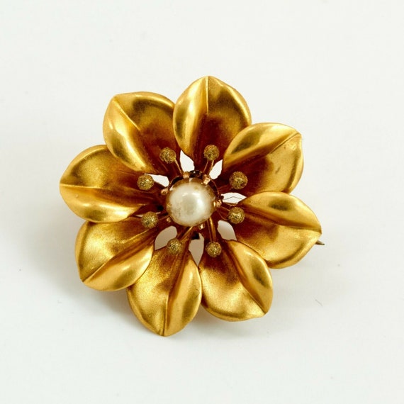 Vintage 14K Yellow Gold Pearl Flower Pin Circa 19… - image 1