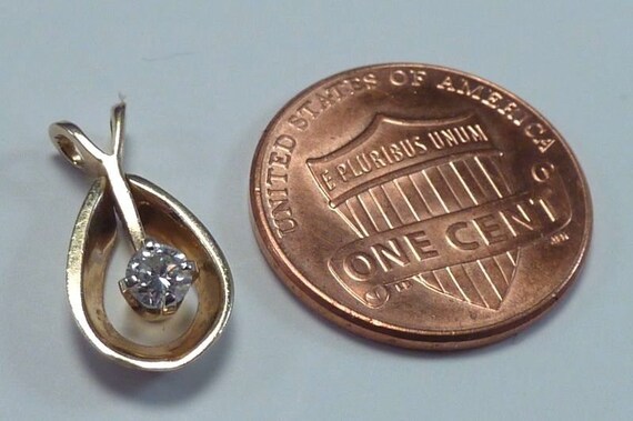 14K Yellow Gold Diamond Pendant app. .15 ct. - image 4