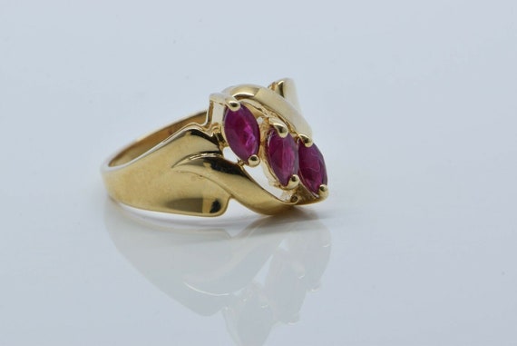 10K Yellow Gold Ruby Ring 1 ct tw. Circa 1980 Siz… - image 3