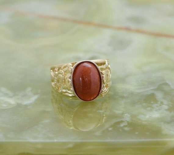 14K YG Red Jade Cabochon Ring, Carved Dragon on E… - image 3