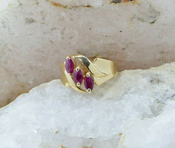10K Yellow Gold Ruby Ring 1 ct tw. Circa 1980 Siz… - image 1