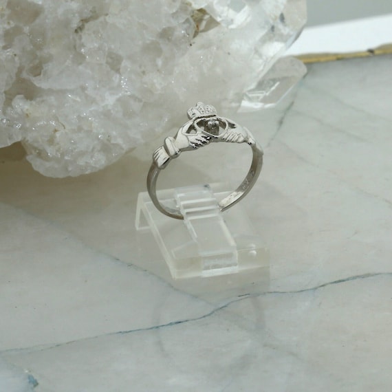 14K White Gold Claddagh Ring Diamond Center Sz 7 - image 2