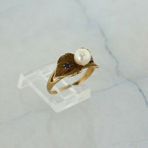 10K Yellow Gold Pearl and Sapphire Ring Size 6.5 - image 3