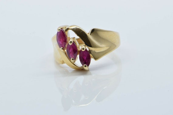 10K Yellow Gold Ruby Ring 1 ct tw. Circa 1980 Siz… - image 4