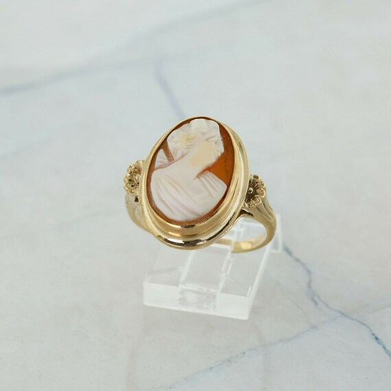 10K Yellow Gold Cameo Ring Oval Cameo Size 10 Cir… - image 6