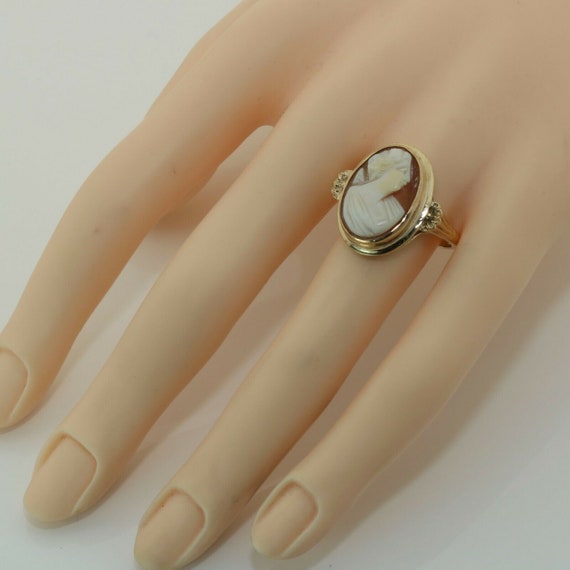 10K Yellow Gold Cameo Ring Oval Cameo Size 10 Cir… - image 2