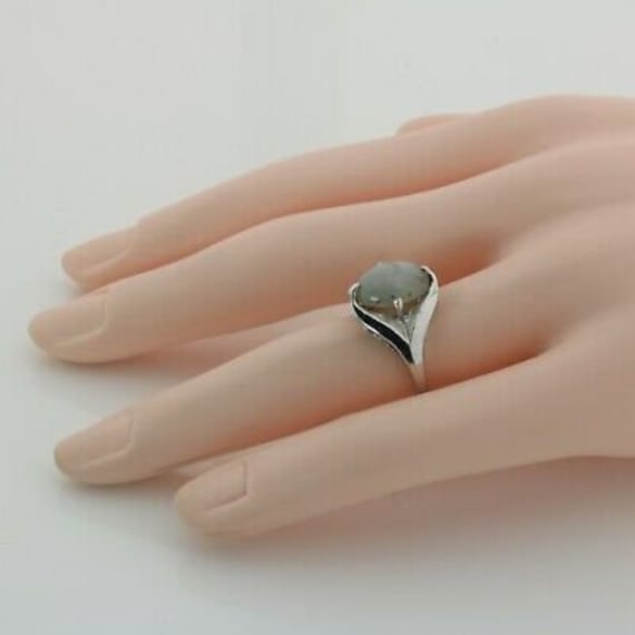 Vintage 10K White Gold White Jadeite Ring Size 6 … - image 2
