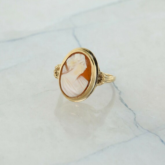 10K Yellow Gold Cameo Ring Oval Cameo Size 10 Cir… - image 4