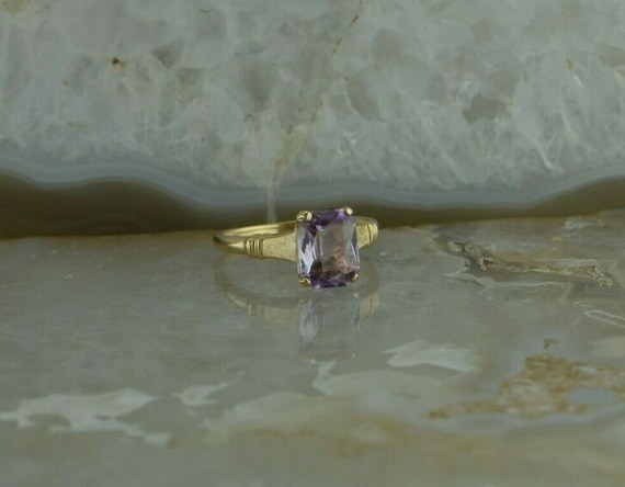 10K Yellow Gold Rectangular Amethyst Ring size 6.… - image 1
