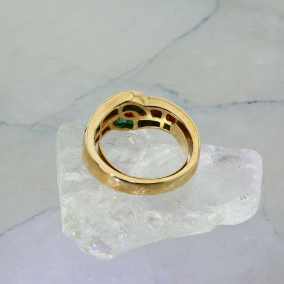 14K Yellow Gold Emeralds and Diamonds Ring Swirl … - image 4