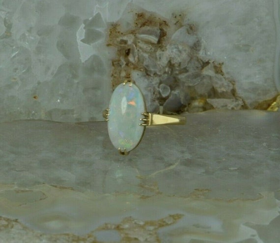 Vintage 18K Yellow Gold White Opal Cabochon Ring … - image 3