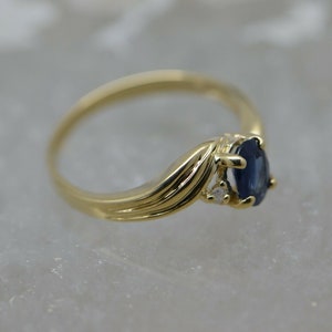 14K Yellow Gold Sapphire and Diamond Ring Bypass Design Size 5.5