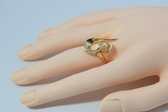 14K Yellow Gold Freeform Scroll Ring Cast and Pol… - image 4
