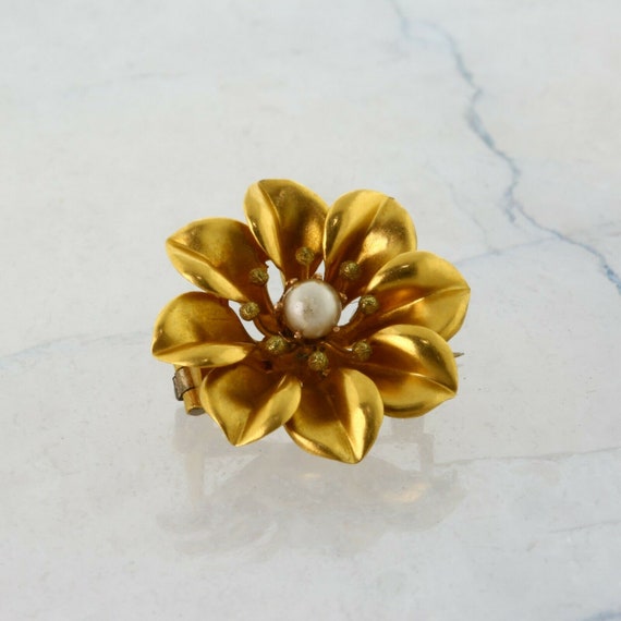 Vintage 14K Yellow Gold Pearl Flower Pin Circa 19… - image 2