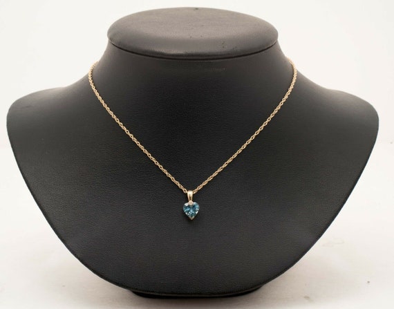 14K Yellow Gold Necklace With a Greenish-Blue Hea… - image 3