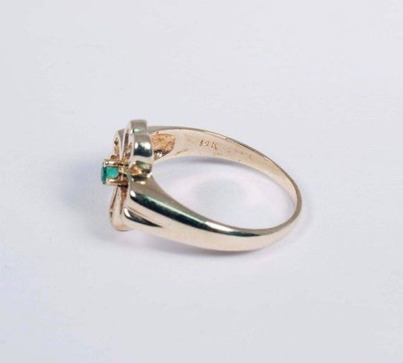 14K Yellow Gold Three Leaf Clover Ring with Emera… - image 5