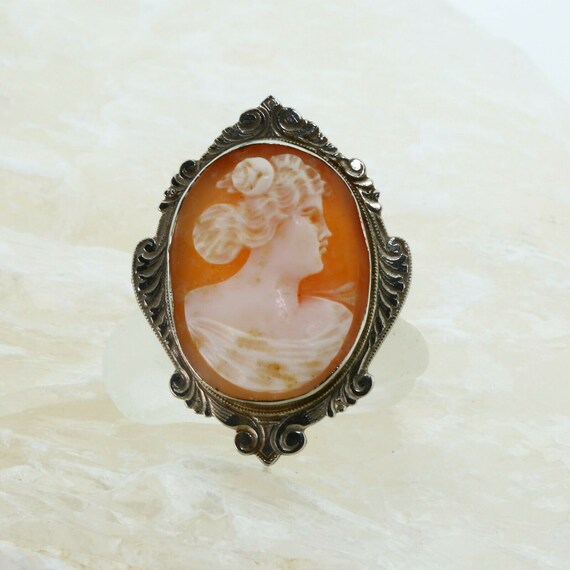 Belais Bros maker White Gold Shell Cameo Pin set in 10K Circa 1920