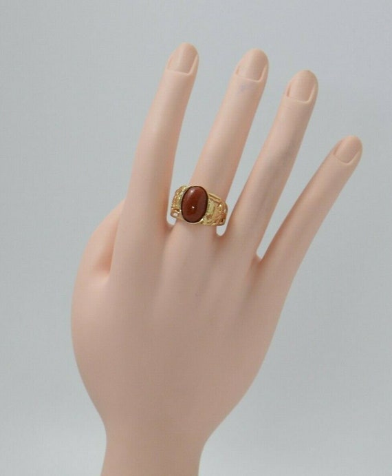 14K YG Red Jade Cabochon Ring, Carved Dragon on E… - image 4