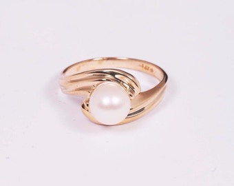 14K Yellow Gold Pearl Ring, size 6