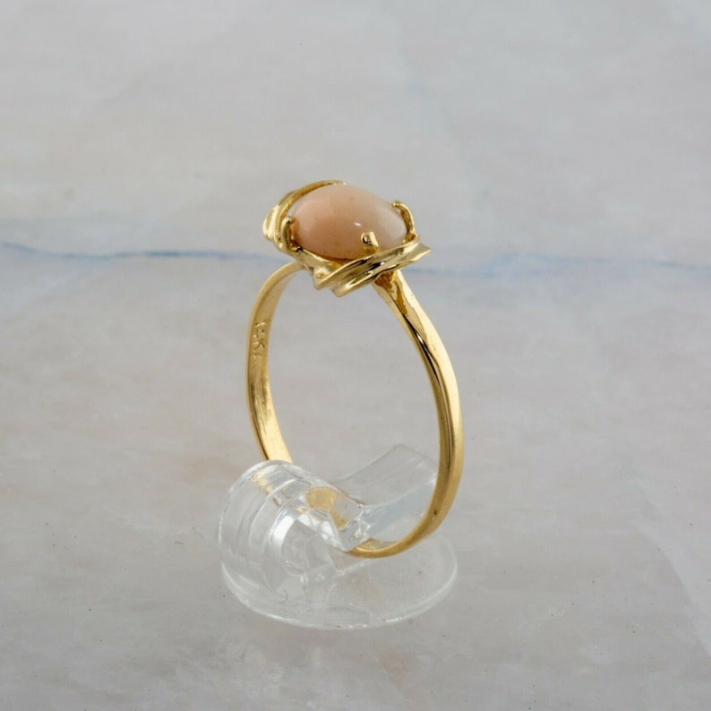 14K Yellow Gold Coral Ring Size 8.5